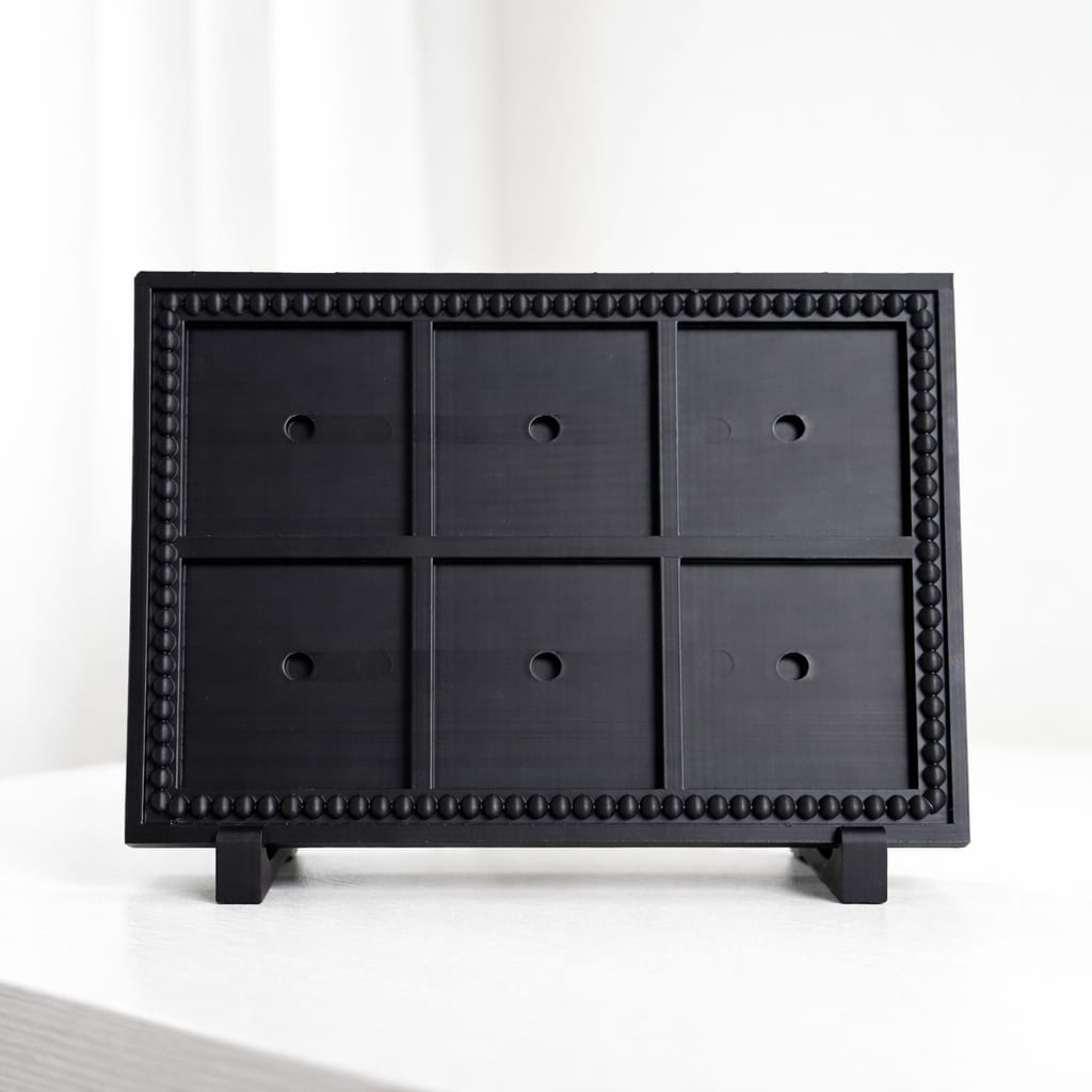 MINIMALISTIC Photo Frame - Holds 6 - 2.5x2.5in Magnets