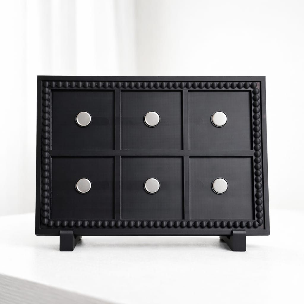 MINIMALISTIC Photo Frame - Holds 6 - 2.5x2.5in Magnets